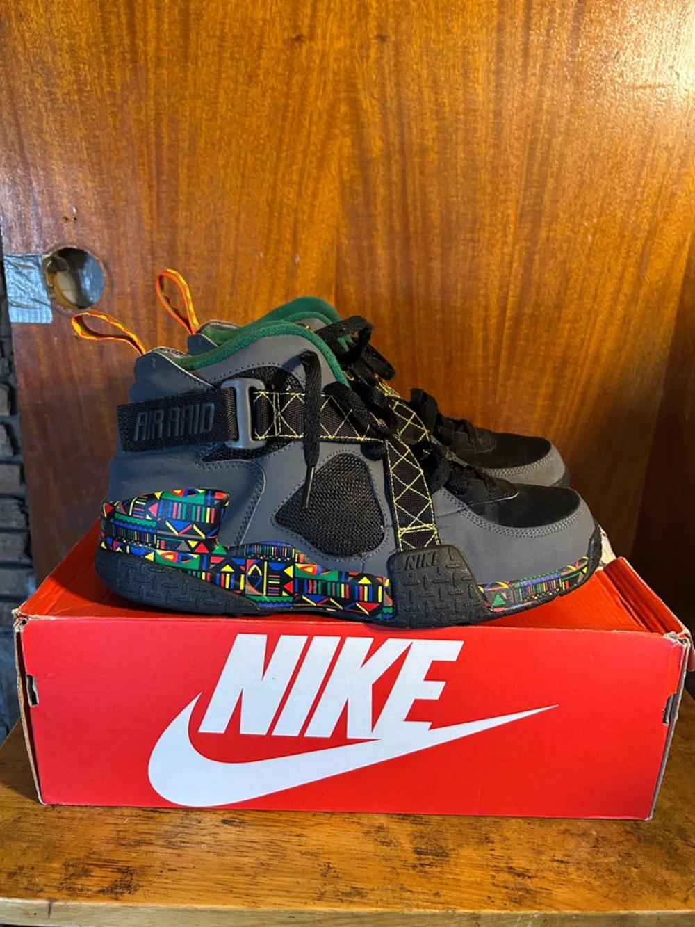 Nike Air Raid “Peace”